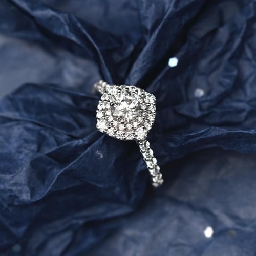 Doppelter Halo-Verlobungsring mit Lab Grown Diamanten Belen