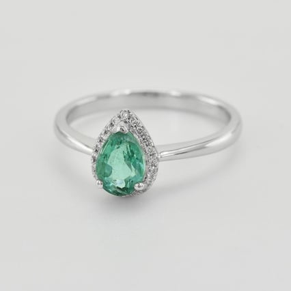 Goldener Smaragdring mit Diamanten Disha