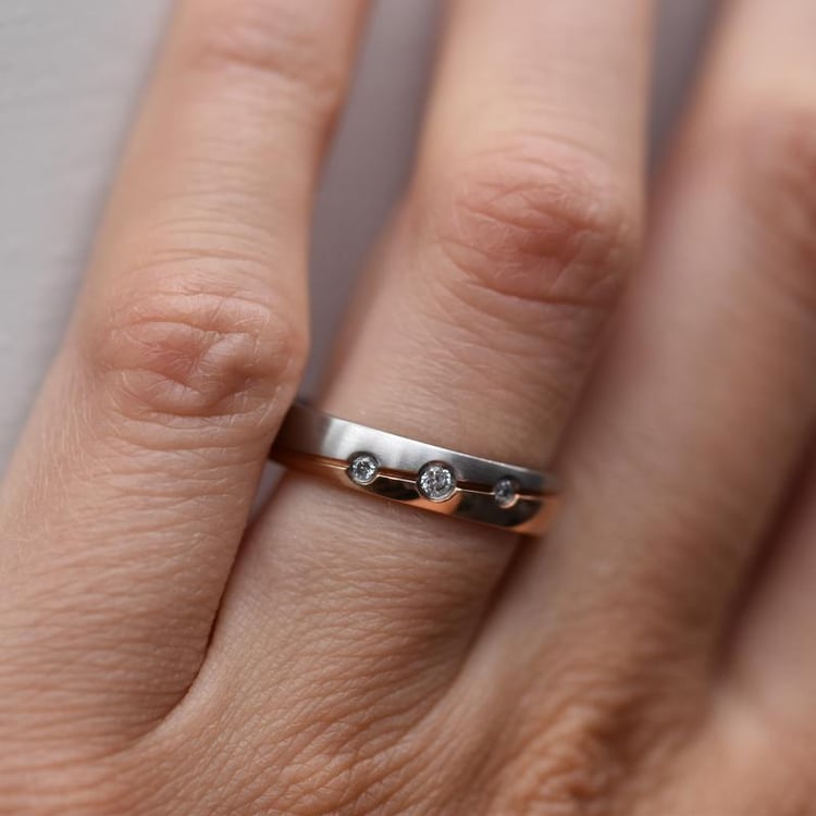 Eheringe aus mehrfarbigem Gold und mit Diamanten Abner 21876