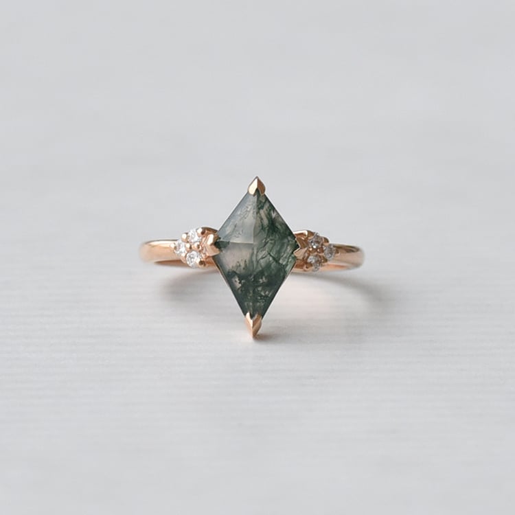 Einzigartiger Verlobungsring mit Moosachat Kettil 71590