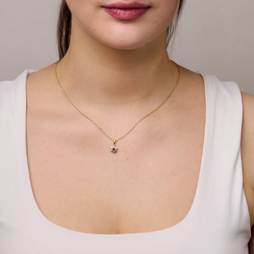 Eleganter Anhänger in Blütenform mit Saphir und Lab Grown Diamanten Aarav