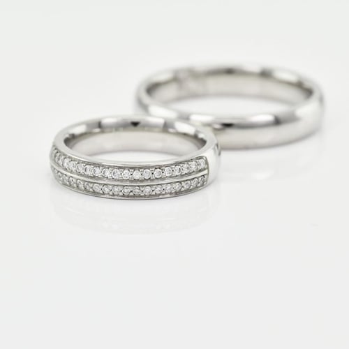 Schlichte Eheringe aus Gold mit Diamanten Sydell