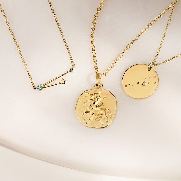 Goldener Anhänger mit Sternbild und Edelstein Nyala 161316