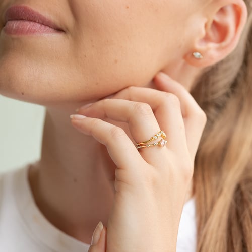 Ring in V-Form mit runden und Marquise Lab Grown Diamanten Fergal