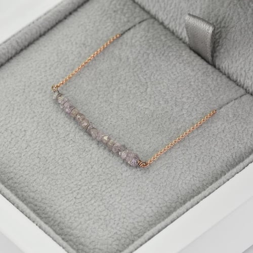Armband aus Gold mit rosa ungeschliffenen Diamanten Benaty