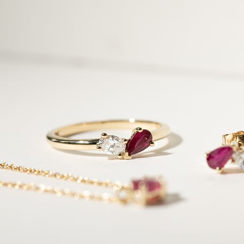 Schmuckset Toi et Moi mit Rubin und Lab Grown Diamant Ethelmary