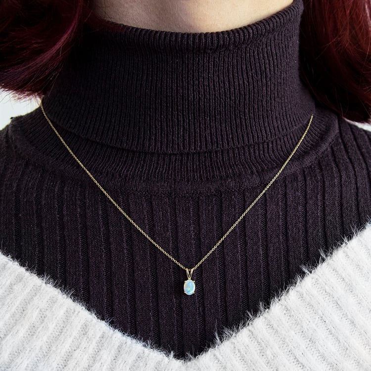 Anhänger mit einem ovalen Opal Elleanor 110402