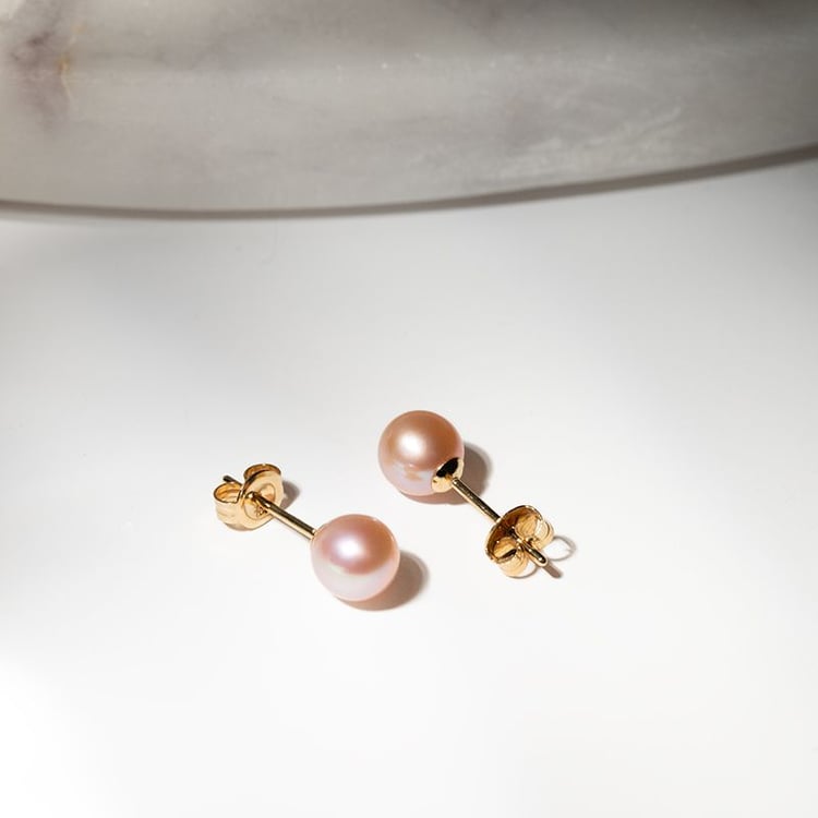 Goldene Ohrstecker mit pfirsichfarbenen Perlen Dione 129889