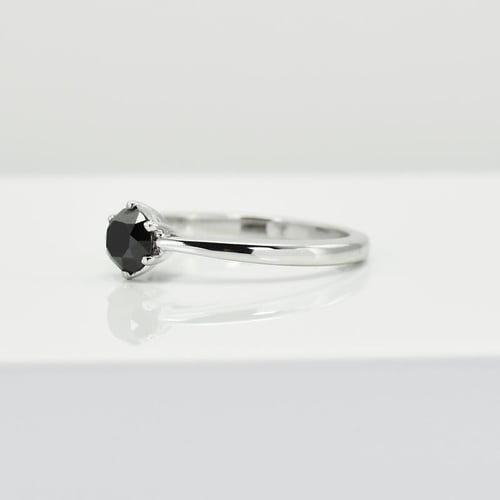 Verlobungsring mit schwarzem Diamant Rima
