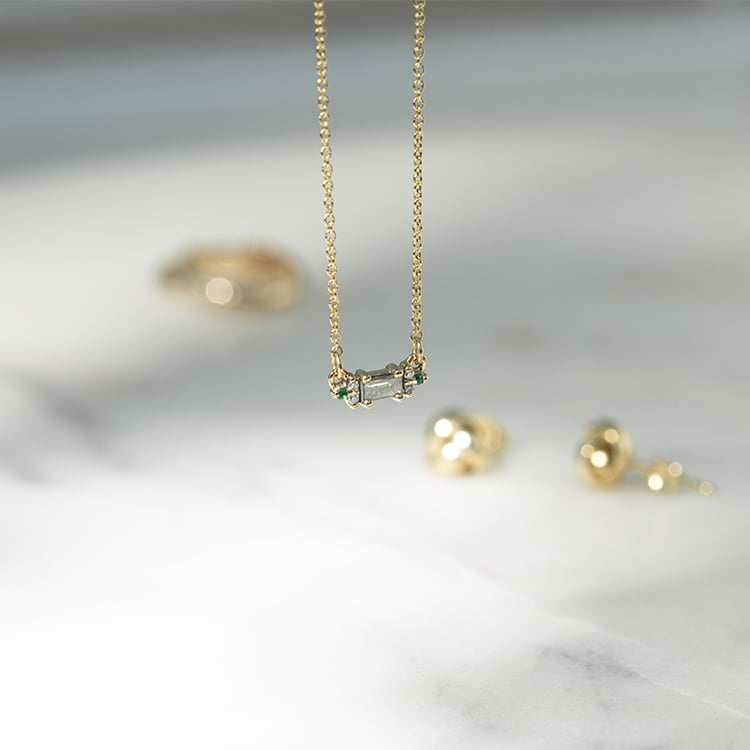 Kette mit Salt and Pepper Diamant, Smaragden und Moissaniten Matilda 130099