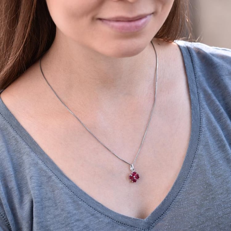Rubin Blume in Silberkette auf den Hals 3978