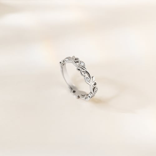 Eheringe mit einem Eternity-Ring und einem flachen Ring Seir