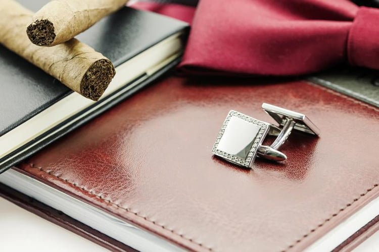 Manschettenknöpfe aus Platin mit Diamanten 8827