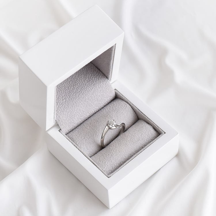 Verlobungsring mit einem 0.45 Karat Diamanten mit GIA-Zertifikat Murine 93800