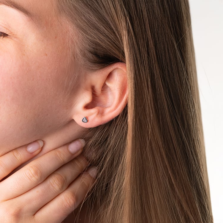 Goldene Ohrringe für Kinder mit einem Permuttherz Moana 149075