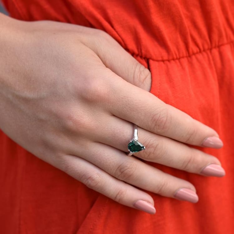 Goldring mit Smaragd in Birnenform und Diamanten Ralphie 45381