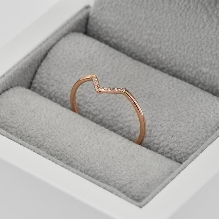 Goldener Ring mit Diamanten Bebeha 41161