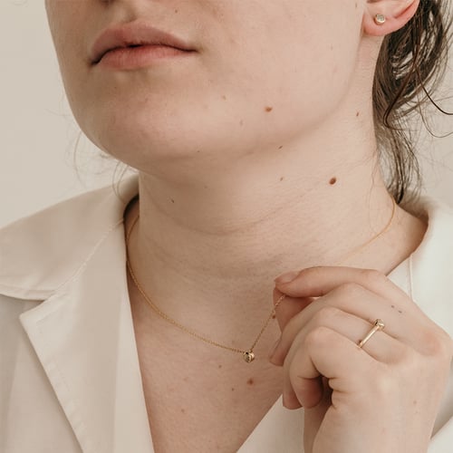 Zarte Kette mit einem Salt and Pepper Diamanten Glosie