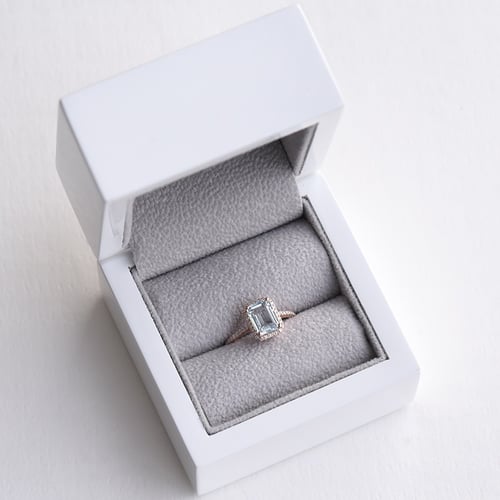Goldener Diamantring mit Aquamarin Oceane