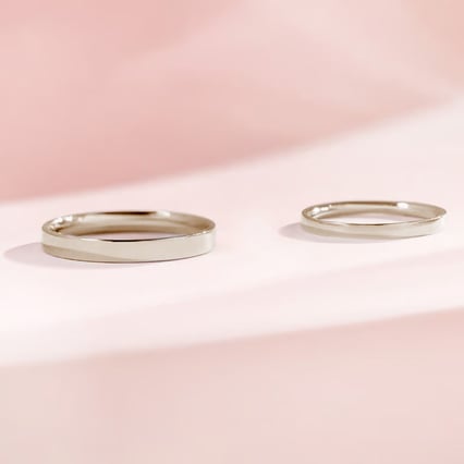 Flache Eheringe aus Haselnussgold Ilah