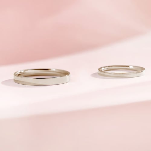 Flache Eheringe aus Haselnussgold Ilah