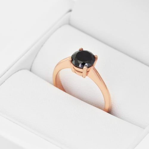 Verlobungsring aus Gold mit schwarzem Diamant Remmey