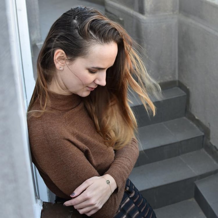 Goldarmband mit Diamanten und Gravur eines Buchstabens Dian 28505