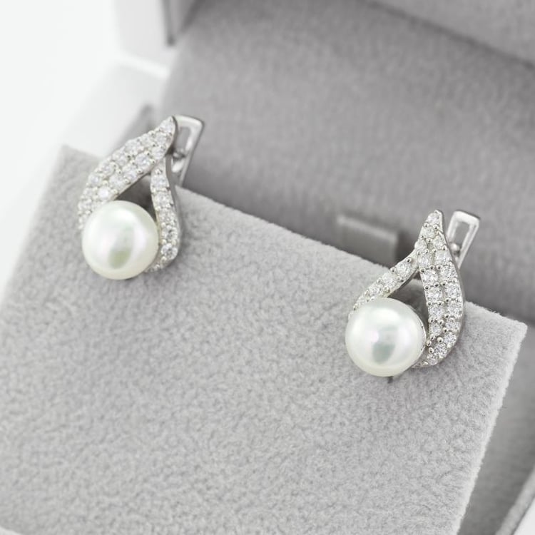 Perlenohrringe aus Silber 49214