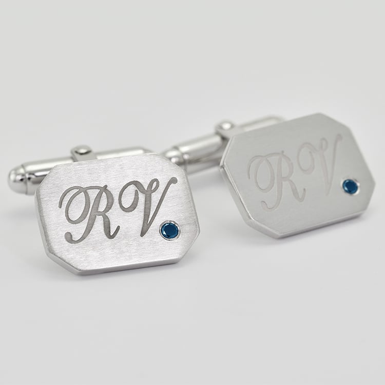 Gravierte, silberne Manschettenknöpfe mit blauen Diamanten Valetta 69795