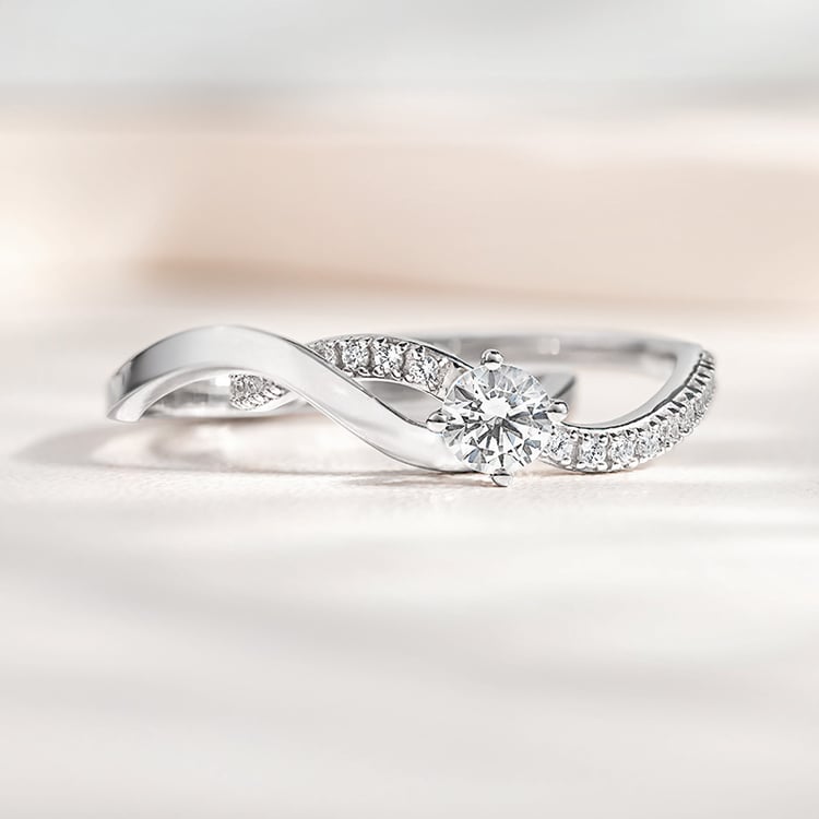 Romantisches Verlobungs-Set mit Diamantringen 156061