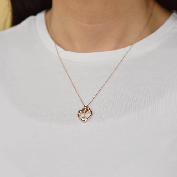 Silberner Anhänger Mutter und Kind mit weißem Topas Ella 110220