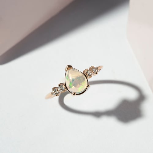 Opal-Ring mit Diamanten Ammara