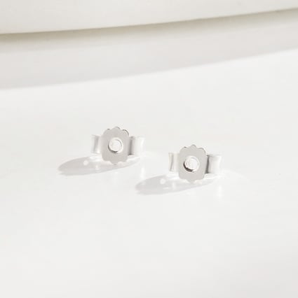 Ohrring Stecker Verschluss aus 18 Karat Weißgold Lora