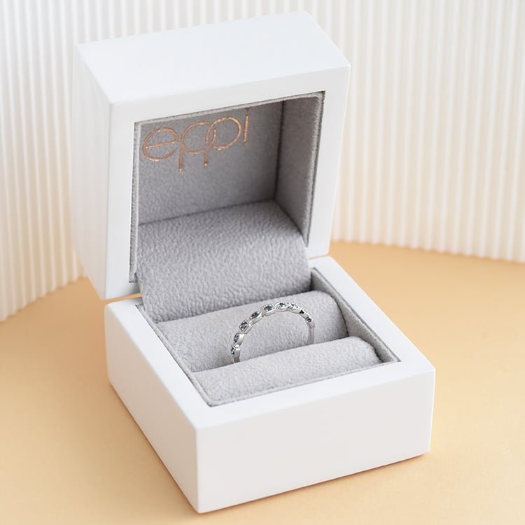 Goldener Memoire Ring mit blauen Diamanten Sanel 96304