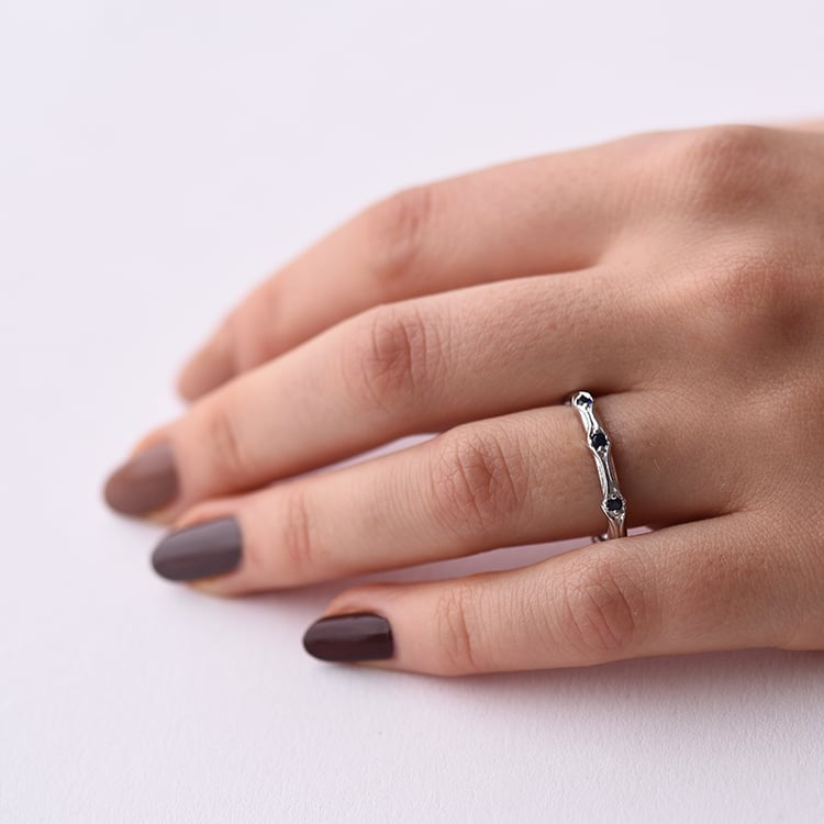 Ring aus Silber mit Saphiren 3/4 besetzt Eileen 58690