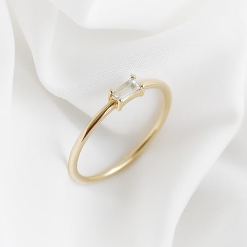 Minimalistischer Ring mit Aquamarin Koos