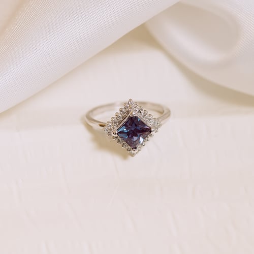 Ring mit Alexandrit und Lab Grown Diamanten Guerra