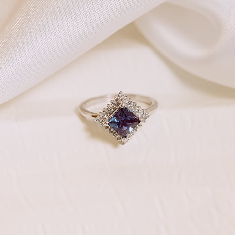 Ring mit Alexandrit und Lab Grown Diamanten Guerra 124609