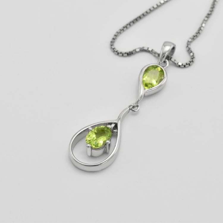 Silberne Halskette mit Olivinen Anto 26066