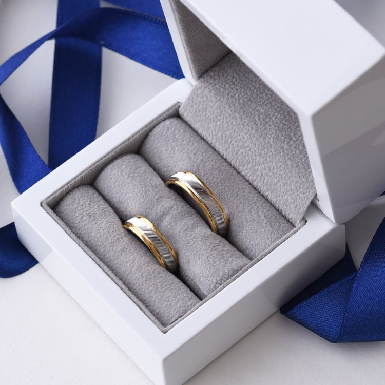 Goldene Eheringe mit Rillen Milen 76194