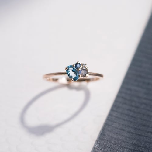 Cluster-Ring mit Aquamarin, Labradorit, Saphir und Diamant Bluma