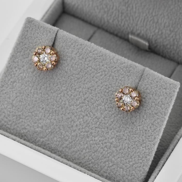 Ohrstecker in Blumenform mit brauen Diamanten Oakley 42690