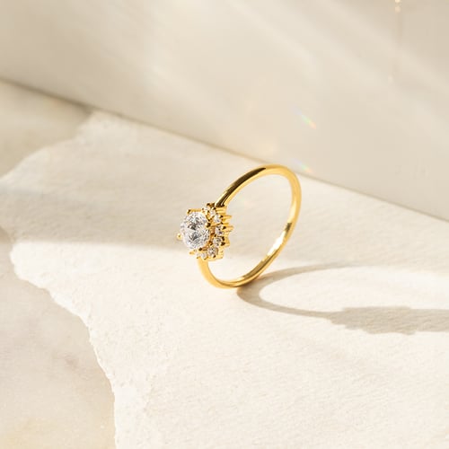 Halber Halo Ring mit Diamanten Sonnie