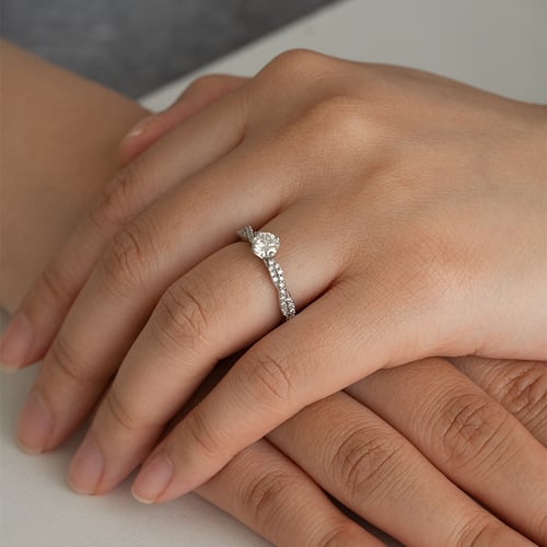 Verflochtener Verlobungsring mit Lab Grown Diamanten Minna