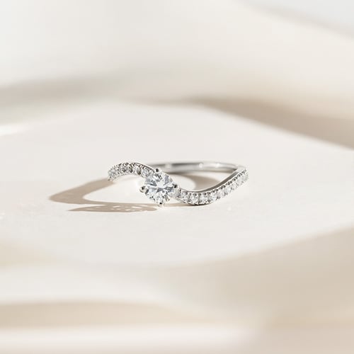 Atypischer Verlobungsring mit einem Lab Grown Diamanten Elise