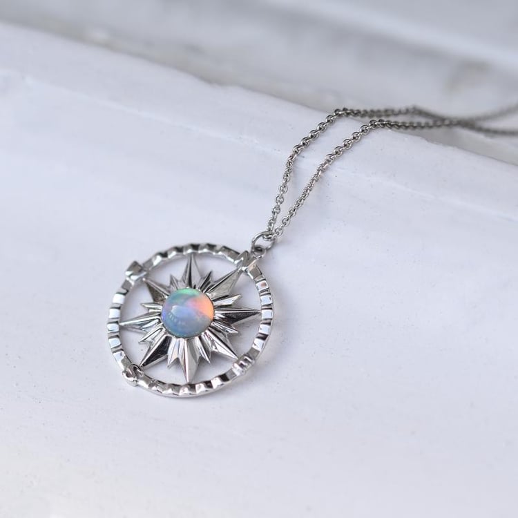 Anhänger aus Gold Kompass mit natürlichem Opal Pinto 48265