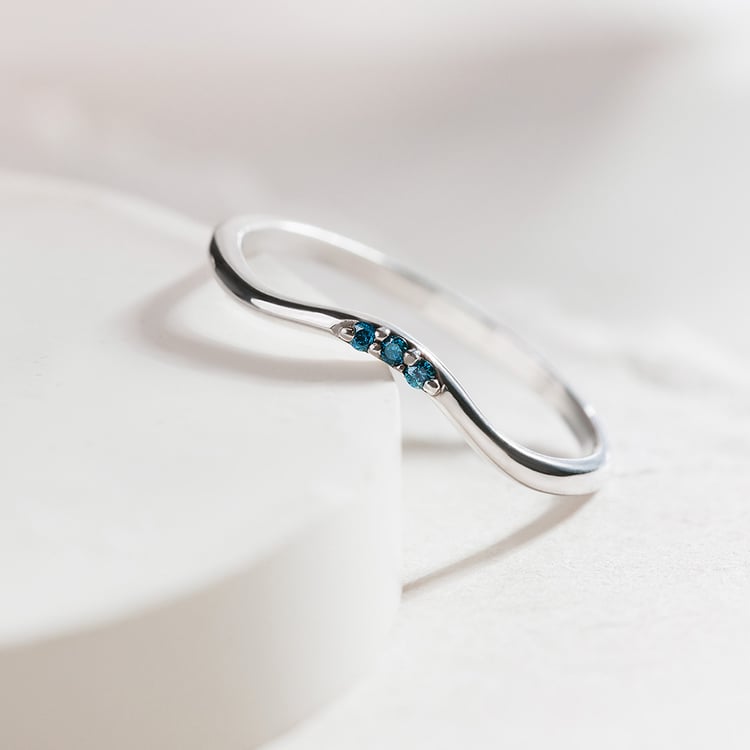 Silberner Ring mit drei blauen Diamanten Cason 157776