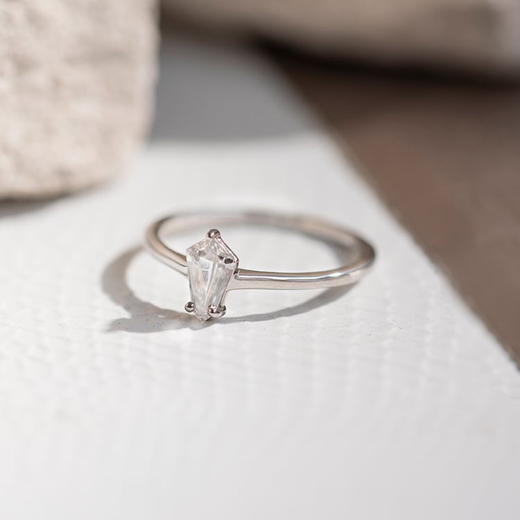 Verlobungsring mit einem IGI zertifizierten 0.43 ct Lab Grown Diamanten Greta 111383