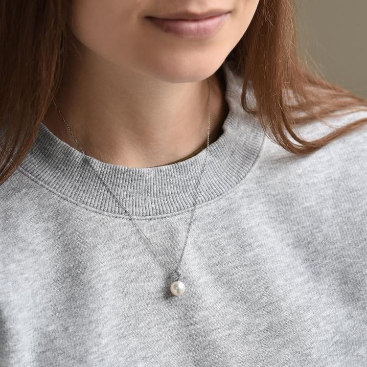 Goldene Anhänger mit Perle und Diamantdreieck Beranga 42746