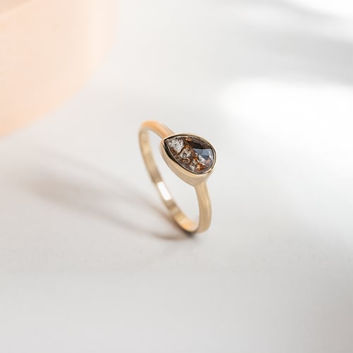 Ring mit Salt and Pepper Diamant Luna